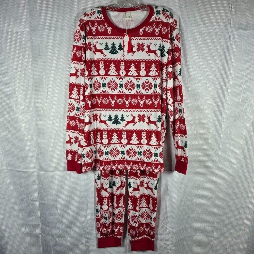 PatPat Christmas Holdiay Pajamas Sz M Red White Long Sleeve Shirt Pants w/Socks